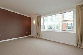 2 bedroom Flat to re...